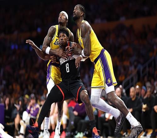 能防守也能搶板，湖人替補(bǔ)鋒線大閘對(duì)于球隊(duì)的重要性并不低