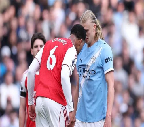 前英超裁判：加布里埃爾得感謝哈蘭德，后者順勢(shì)倒下就是紅牌