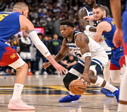 19分大逆轉(zhuǎn)！愛德華茲30+10創(chuàng)神跡，森林狼掀翻掘金！約基奇24+15