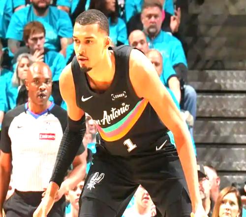 首次打季后賽就帶隊爭冠上帝是多偏心，創造出你這樣的怪物！