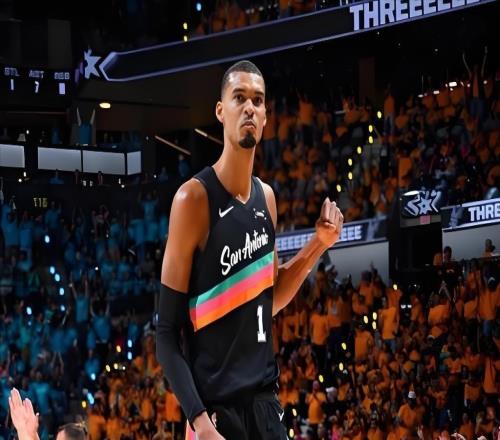 季后賽首秀破紀錄，超越鄧肯！楊瀚森也上場了！