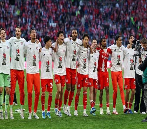 拜仁摘隊史德甲第34冠，主帥孔帕尼：“一切還沒結束”