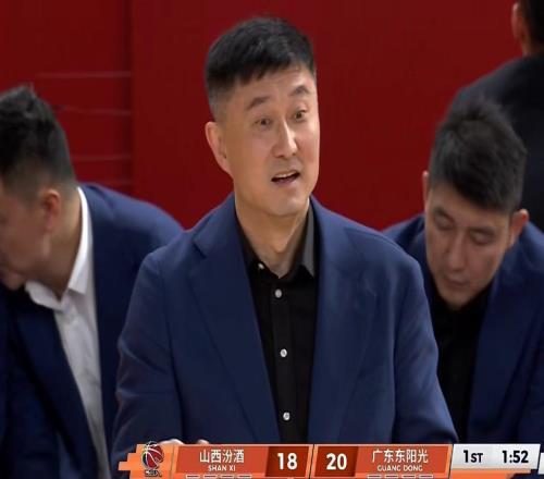 廣東男籃10分完敗不敵山西，胡明軒7中1徐杰得分掛0，賈明儒17分