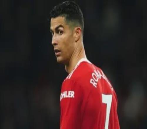 曼聯舊招牌60萬鎊起拍：體育紀念品誰在買單