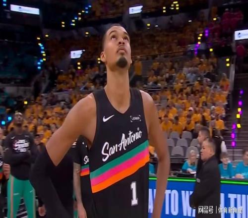 35+5+2，殺瘋了！鄧肯來了都得低頭，新秀首秀堪稱S+++