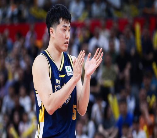 唏噓！以為是爭(zhēng)冠基石，沒想到比張皓嘉還差，粵迷：營(yíng)銷該戳破了