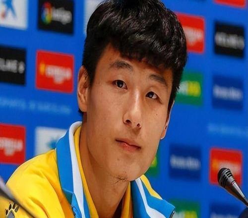 中國足壇逆天存在！力壓梅羅比肩羅納爾多，武磊憑啥成為全民信仰