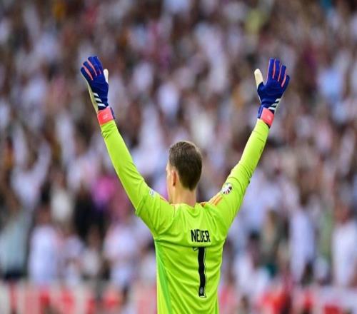 五大聯(lián)賽首冠誕生！拜仁提前4輪奪冠，孔帕尼兩連冠，連刷10紀(jì)錄