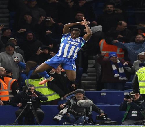 越老越妖，維爾貝克曬Siu慶祝照片并艾特C羅