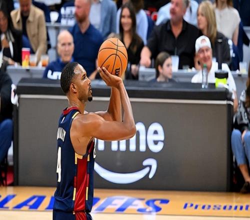 進(jìn)攻效率相當(dāng)驚人，但騎士內(nèi)線新星的防守能力還沒有發(fā)揮出來