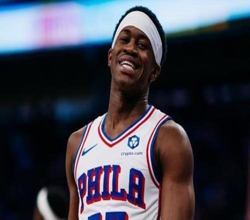 馬克西29+4+9探花郎狂砍30分，喬治全能鎖住塔圖姆，76人掀翻綠軍