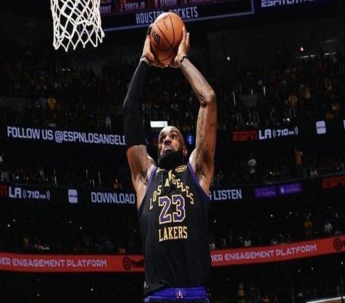 超越賈巴爾，詹姆斯創(chuàng)NBA歷史季后賽41歲以上球員單場得分新高