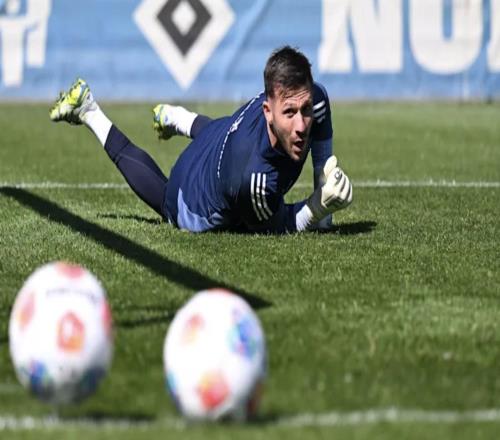 圖片報：漢堡和門將霍伊爾就續(xù)約有分歧，球員關(guān)注拜仁的興趣