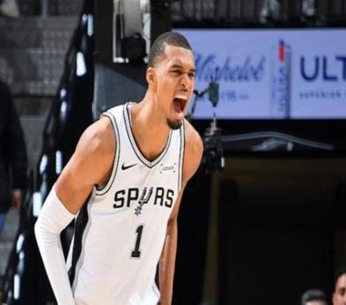 Shams：文班亞馬去了馬刺訓練館能否出戰G3仍存不確定性