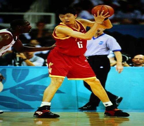 姚明祝福王治郅正式入選國際籃聯(lián)名人堂：他是一個劃時(shí)代的人物，做到了很多個第一次