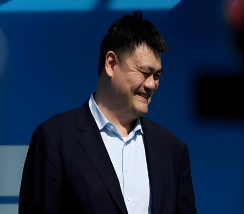 姚明給王治郅送上了祝福！