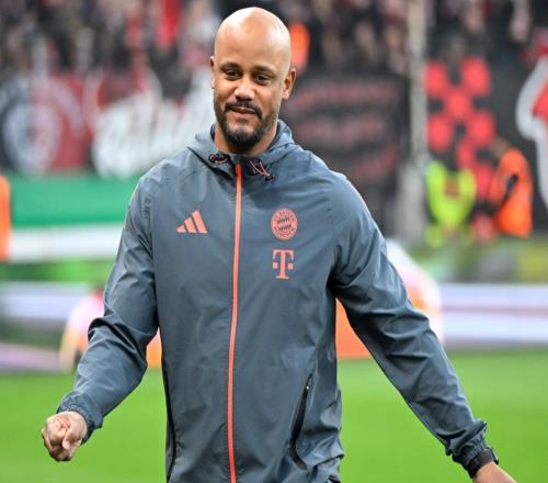 一場20，踢出瘋狂8連勝，孔帕尼神了：目標(biāo)直指三冠王