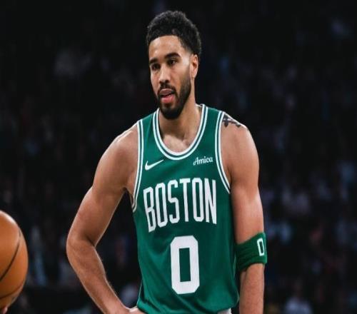 塔圖姆準三雙超越詹皇護衛(wèi)，布朗36+7+4難救主，綠軍不敵殘陣76人