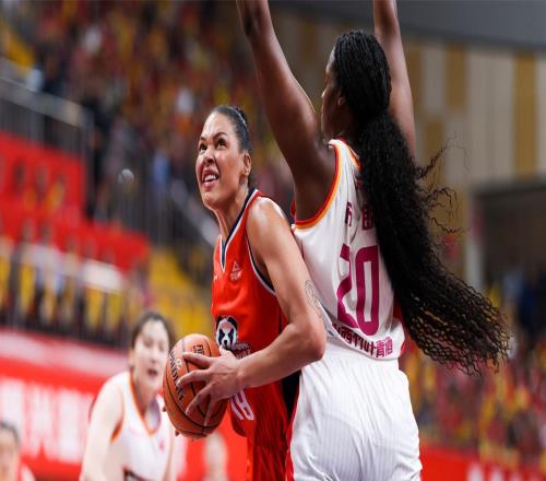 女籃三冠豪門沖擊第4冠！2米中鋒制霸變勝負手，另一24歲奇兵崛起