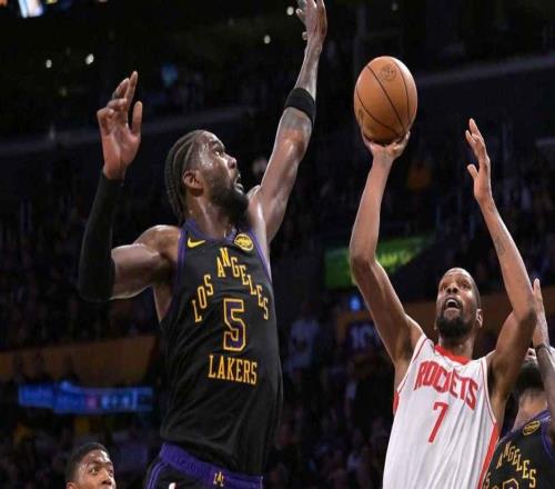 湖人隊中鋒艾頓談他在打火箭隊的首輪扮演的角色：自己就是個后衛