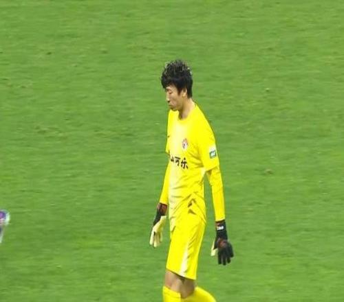 20，申花收獲4連勝反超泰山蓋伊打破進(jìn)球荒牟鵬飛多次神級(jí)撲救