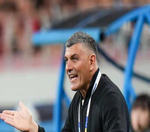 中超聯賽成都蓉城隊主場2比1戰勝云南玉昆隊