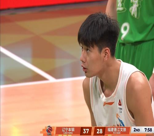 CBA新人得分榜，兩人得分上雙，一人蓋帽僅次徐昕