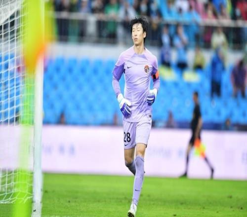 牟鵬飛神奇一戰(zhàn)！丟2球仍獲9.7分，本季僅次1人，7戰(zhàn)29撲