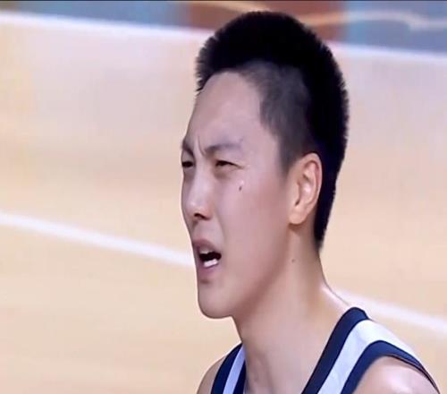 盤(pán)點(diǎn)廣東本賽季令人失望的球員！胡明軒薩林杰領(lǐng)銜，徐杰不在列