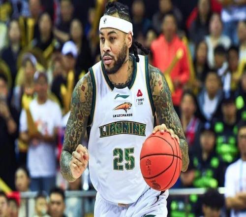 趙繼偉20分5助攻三分球8中6遼寧本鋼客場108：89戰勝江蘇肯帝亞