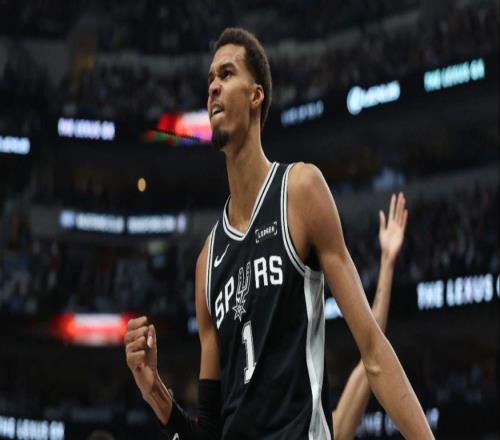 文班亞馬復出！馬刺11493勝開拓者，?？怂?8+6+7，卡斯爾16+1+8