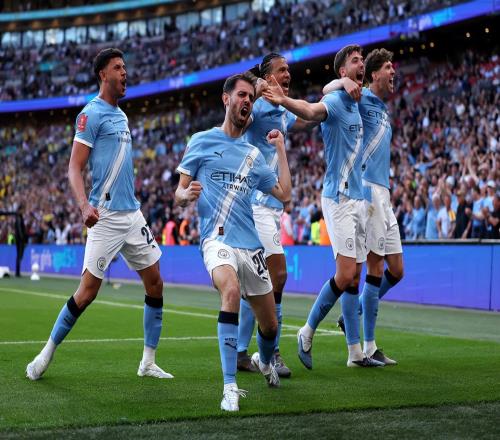 足壇狂歡夜！曼城世界波絕殺，阿森納重奪英超榜首，熱刺終于贏了