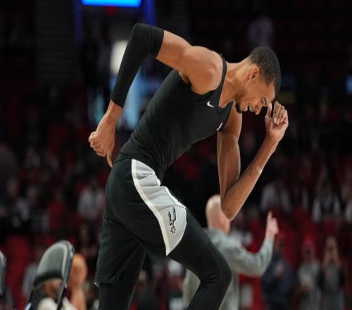 文班G4出戰成疑！主帥確認仍在腦震蕩保護協議：他正爭取早日回歸