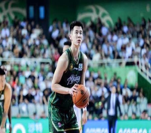 山東大漢留憾，本土得分王，一個(gè)獎(jiǎng)也沒撈到，合同到期，回山東吧