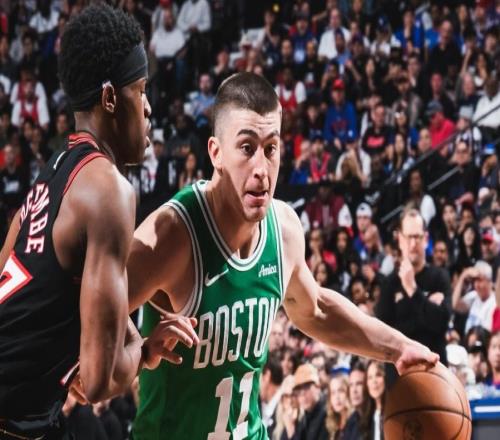 21！塔圖姆末節(jié)爆發(fā)拯救綠軍，馬克西空砍31分，喬治表現(xiàn)搶眼