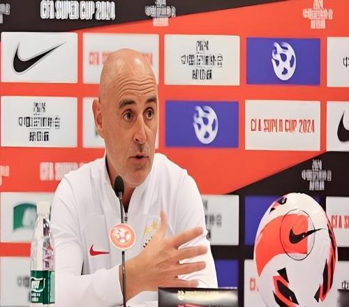 上港4比0大勝三鎮(zhèn)！蔣光太賽后卻唯獨點名表揚他，引發(fā)熱議