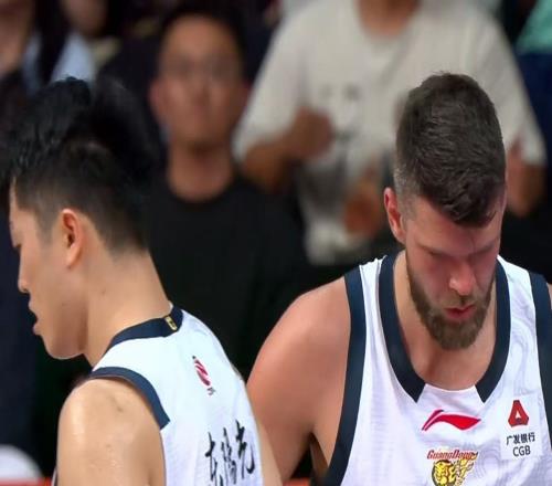 終于等到了！廣東新內(nèi)線老大正式誕生，這可是加強(qiáng)版胡金秋！