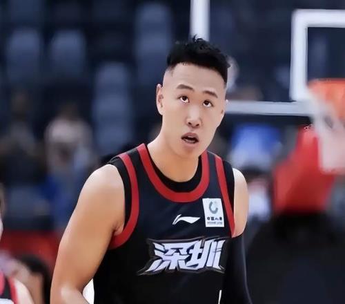 励志楷模！自费去美国特训29岁首获MVP山东大汉能拿多少奖金(图1)