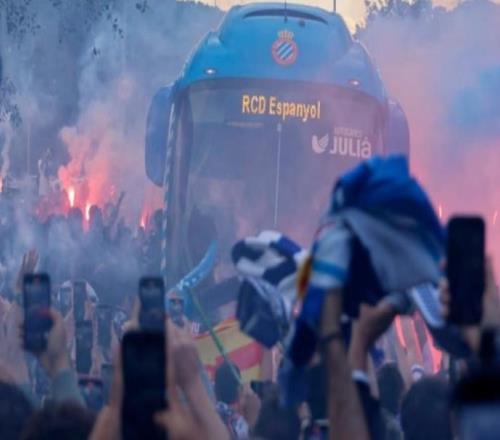 西人15場不勝，球迷打出標語：最不配被支持時，我仍為你吶喊