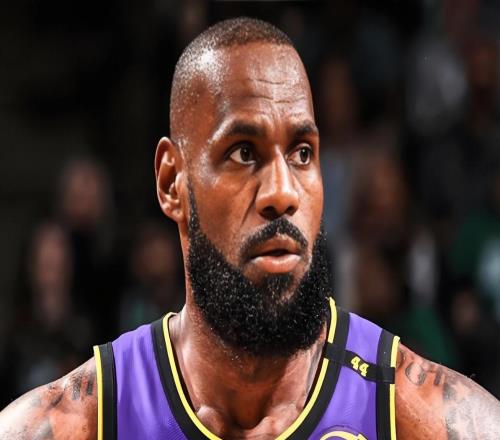 就在今天！41歲詹姆斯不服老，轟出80年歷史第一神跡，火箭絕望了