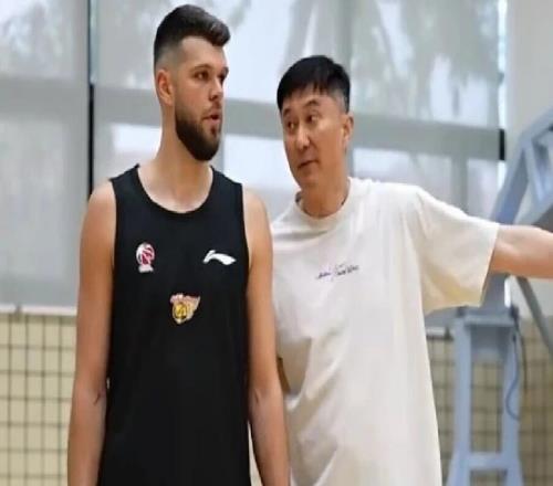 CBA男籃最新動(dòng)態(tài)！廣東男籃vs廣州男籃，賽前帶來(lái)廣東男籃徐杰、胡明軒、拉科塞維奇以及廣州男籃徐昕最新消息