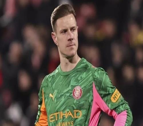 每體：特爾施特根仍活躍于巴薩隊(duì)長(zhǎng)群聊，被視為更衣室領(lǐng)袖