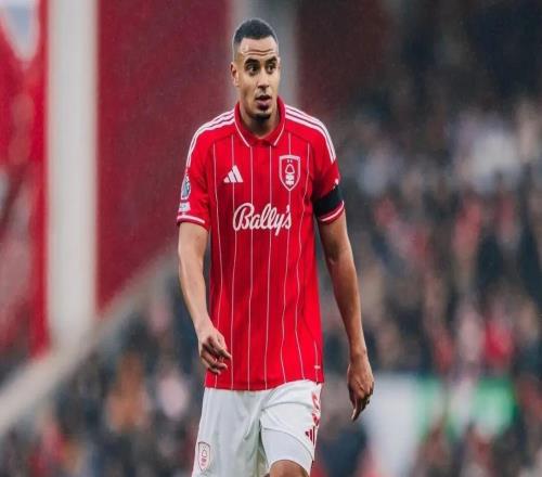 電訊報(bào)：曼聯(lián)已對(duì)左腳中衛(wèi)目標(biāo)做背調(diào)，包含2名英超球員記者：歐冠賽事對(duì)曼聯(lián)而言價(jià)值約1億英鎊