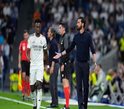 每體：阿韋洛亞用人策略惹惱皇馬高層，老佛爺質(zhì)疑其能力不足