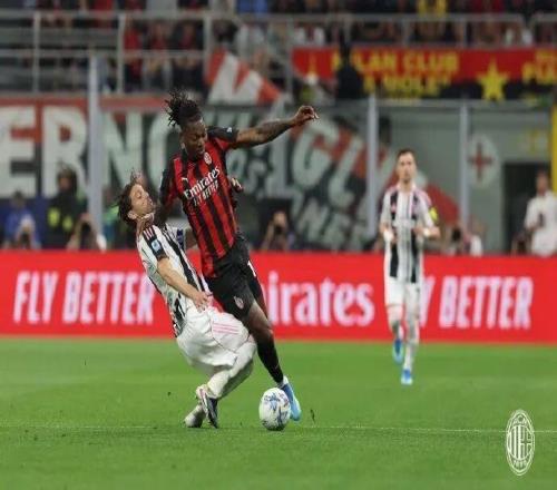 斯基拉丨曼聯(lián)派球探現(xiàn)場考察萊奧的表現(xiàn)