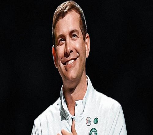 狂省3.2億仍排東部第2！史蒂文斯當(dāng)選年度最佳高管：三年兩次獲獎(jiǎng)