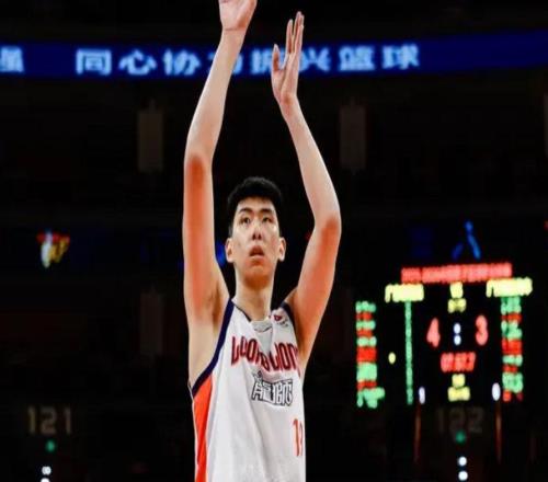 轟13+11扎心廣東！中國男籃22歲2米26新星崛起：下一步沖擊NBA