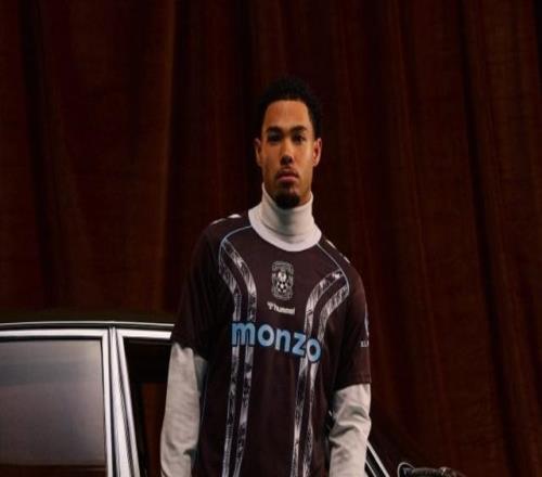 考文垂官方開玩笑：收官戰(zhàn)踢沃特福德我們將穿上史上最丑球衣