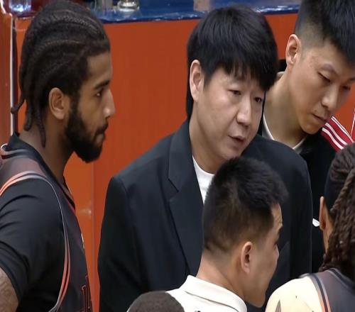 遼寧男籃10分完勝山東，趙繼偉14+7付豪16+8莫蘭德12+14表現出色