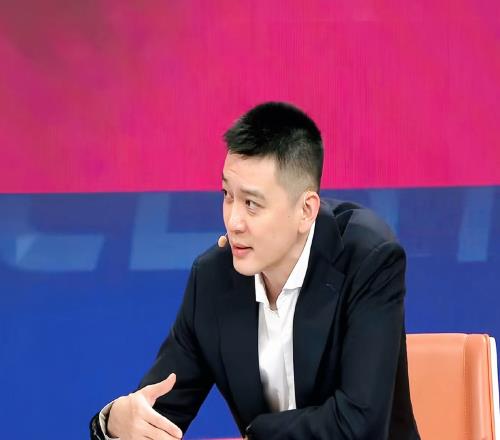 破案了！胡明軒表現(xiàn)低迷，點解，楊鳴道出了原因